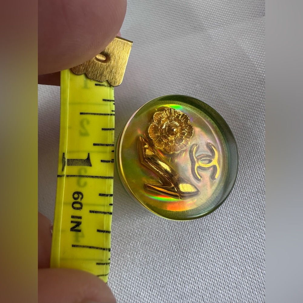 Chanel Rare 1997 Holographic Camellia Clip On Earrings - Picture 16 of 16